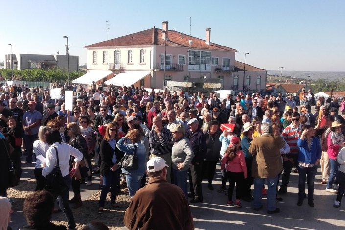 Os almeidenses estão dispostos a dormir junto das instalações da agência para evitar o seu encerramento