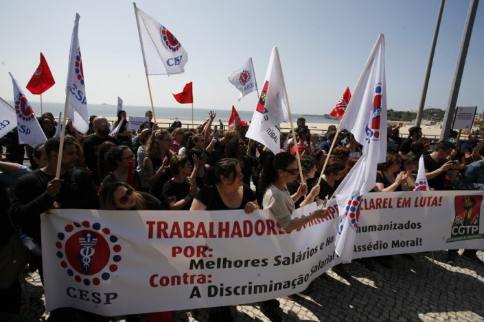 Concentração dos trabalhadores do grupo Dia (Minipreço e Clarel), junto à sede da empresa, em Oeiras,13 de Abril de 2017