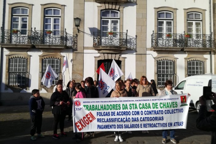 Concentração dos trabalhadores da Santa Casa da Misericórdia de Chaves