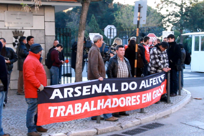Piquete de greve no Arsenal do Alfeite, durante a greve geral de 22 de Março de 2012