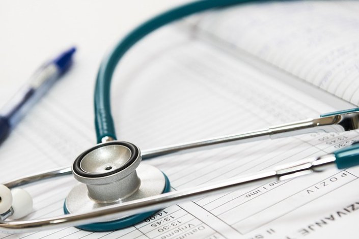 População e junta de freguesia assumiram responsabilidades que cabem ao Ministério da Saúde