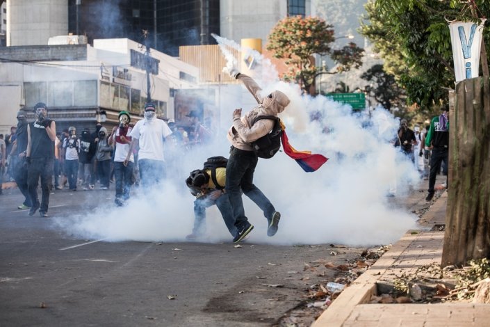 O governo venezuelano afirma que a oposição está a pôr em causa o direito à infância e à adolescência