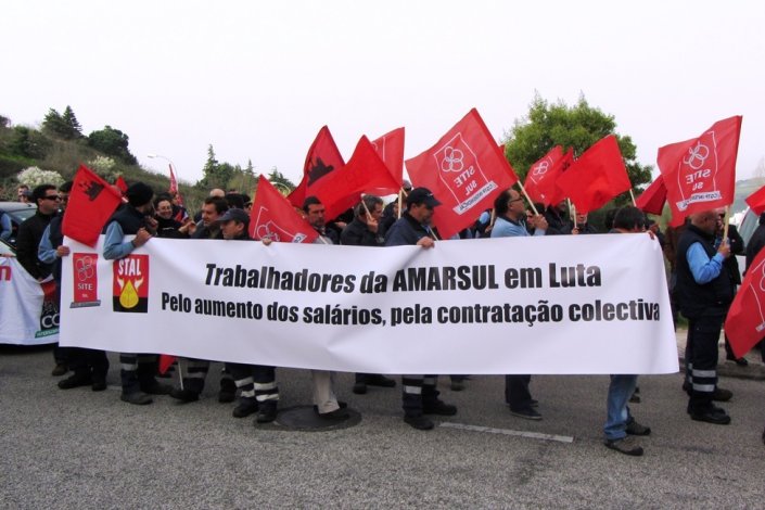 «É tempo de exigirmos a valorização do trabalho e dos trabalhadores, que são quem cria a riqueza e os lucros distribuídos pelos accionistas», lê-se na resolução