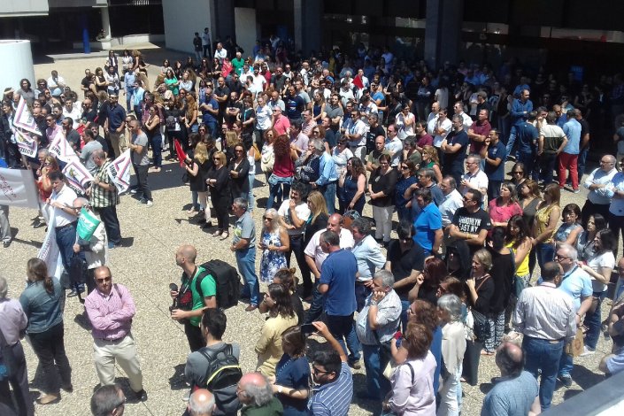 Concentração dos trabalhadores da PT/MEO junto ao Edifício Tenente Valadim, no Porto, 10 de Julho
