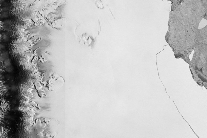 Um iceberg com cerca de 6000 quilómetros quadrados desprendeu-se da plataforma Larsen C, na Antártida Ocidental. O incidente foi confirmado esta quarta-feira pelos peritos do Projeto Midas, da Universidade de Swansea, no País de Gales