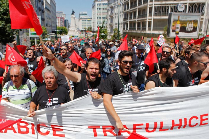 Trabalhadores da PT/MEO fazem greve e protestam contra a transferência de trabalhadores da PT para empresas do grupo Altice, em Lisboa. 21 de Julho de 2017