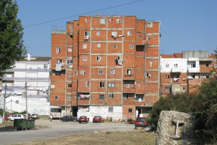 No bairro de Vale de Chícharos, mais conhecido por Bairro da Jamaica, vivem cerca de 1300 pessoas em risco permanente