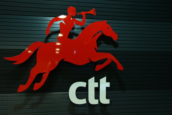 Os CTT foram totalmente privatizados em 2014, pelo governo do PSD e do CDS-PP