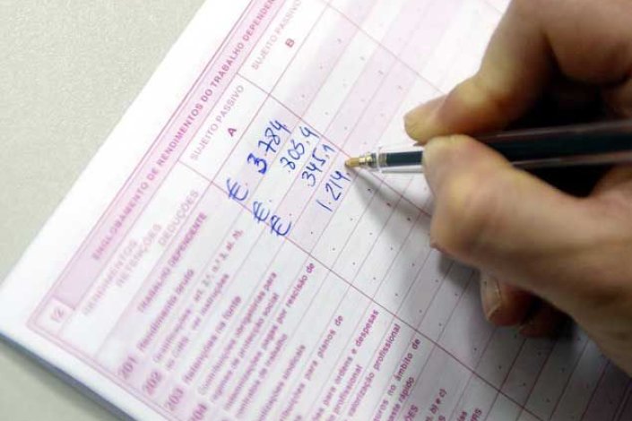 Proposta dos comunistas tem como alvo os mais baixos rendimentos