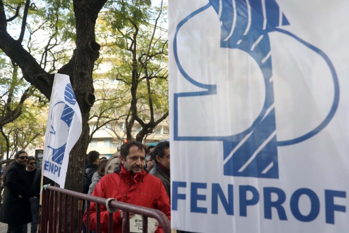 Os professores não aceitam ficar reféns do descongelamento das carreiras de outros funcionários da Administração Pública