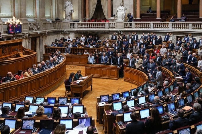 Deputados do PS, PCP e PEV aprovam na generalidade a proposta do Governo de Orçamento do Estado para 2018, na Assembleia da República, em Lisboa. 3 de Novembro de 2017
