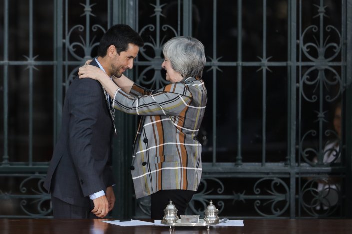 O vereador, Ricardo Robles , acompanhado pela presidente da Assembleia Municipal de Lisboa, Helena Roseta, durante a tomada de posse dos órgãos autárquicos de Lisboa, 26 de Outubro de 2017