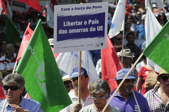 O PCP sublinha a necessidade de «uma acção firme e coerente do Governo em defesa da soberania e dos interesses nacionais»