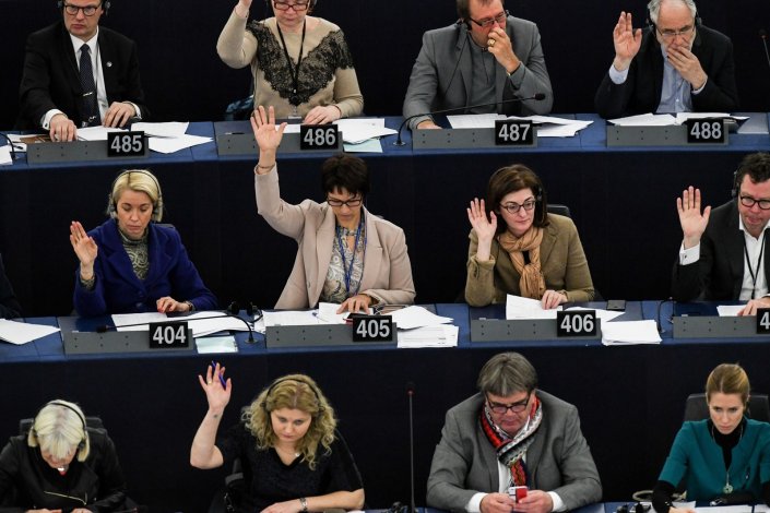 Deputados no Parlamento Europeu, no decurso das votações durante a sessão plenária, em Estrasburgo. 7 de Fevereiro de 2018