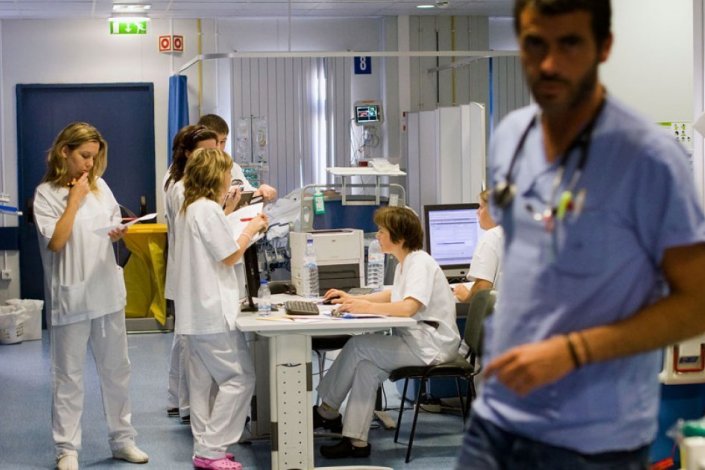 Sindicato afirma que os enfermeiros sofrem de uma sobrecarga horária imensa que põe em causa a sua vida e o bom funcionamento do SNS