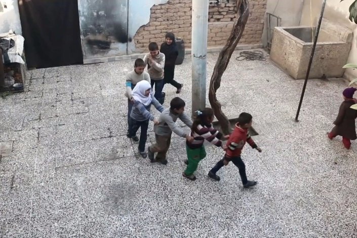 Muitas das crianças de Ghuta Oriental não recordam os dias antes do conflito.