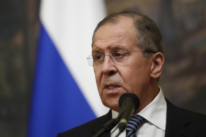 O ministro dos Negócios Estrangeiros Sergei Lavrov informou os jornalistas sobre a resposta simétrica russa aos países que expulsaram diplomatas russos. Moscovo, 29 de Março de 2018.
