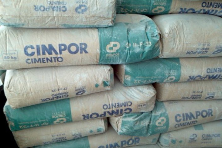 A empresa produz os sacos da empresa-mãe, a cimenteira Cimpor