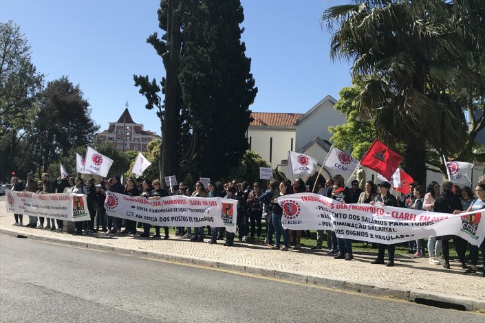 Dezenas de trabalhadores estiveram concentrados esta manhã em Lisboa