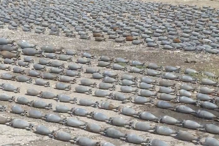 Equipas de sapadores do Exército sírio encontraram inúmero material bélico em Douma, algum fabricado em países-membros da NATO