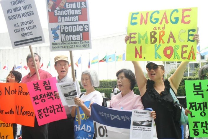 Coreano-americanos manifestaram-se em diversas cidades americanas contra as ameaças dos EUA e pela paz na Coreia, por ocasião do 72.º aniversário da libertação do jugo colonial japonês, em 14 de Agosto de 2017. 