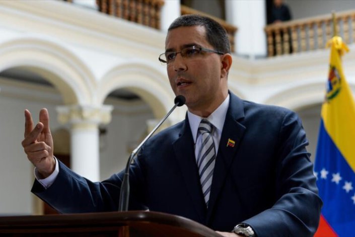 O ministro venezuelano dos Negócios Estrangeiros denunciou, em Caracas, a gravidade da atitude do Canadá face às eleições venezuelanas marcadas para o próximo domingo