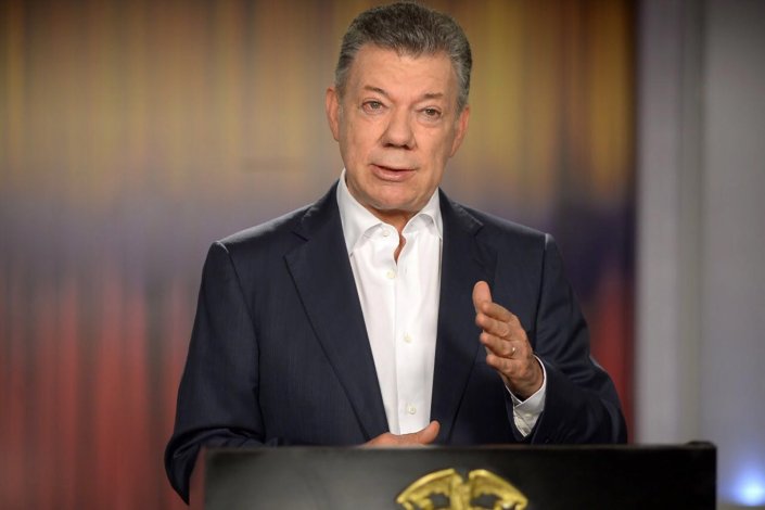 O presidente colombiano, Juan Manuel Santos, numa declaração televisiva na véspera da primeira volta das eleições presidenciais. 26 de Maio de 2018