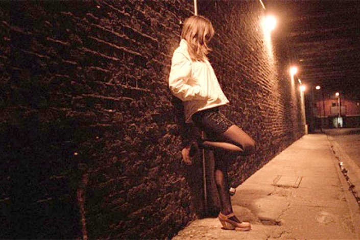 As organizações alertam para o risco de se abrir caminho à regulamentação da prostituição no nosso país