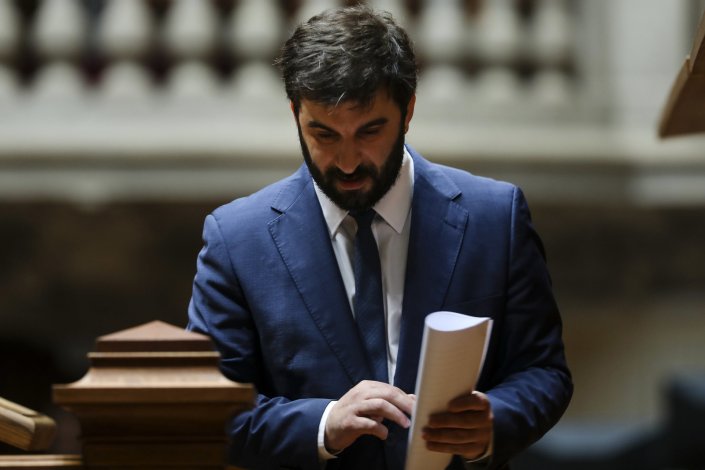 O ministro da Educação, Tiago Brandão Rodrigues, durante o debate parlamentar na Assembleia da República, em Lisboa. 15 de Junho de 2018