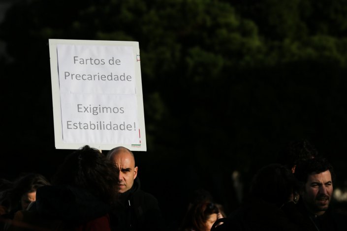 Protesto de trabalhadores em frente Ã  reitoria da Universidade de Lisboa