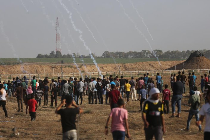 De acordo com o MinistÃ©rio da SaÃºde em Gaza, 206 palestinianos ficaram feridos esta sexta-feira nos protestos da Grande Marcha do Retorno 