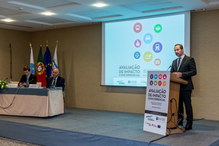 A Autoridade da Concorrência lançou em 18 de Outubro de 2016 o projeto de avaliação concorrencial da legislação em vigor no sector dos transportes e das profissões liberais, em parceria com a OCDE.