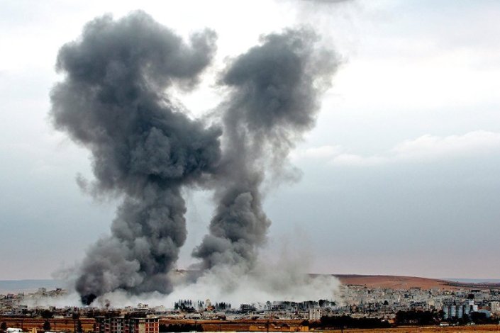 A chamada «coligação internacional» liderada pelos EUA é reiteradamente acusada de massacrar a população civil na Síria (foto de arquivo)