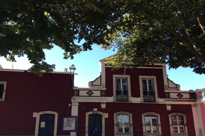 Frente da sede do Carnide Clube, em Lisboa, desde 1928