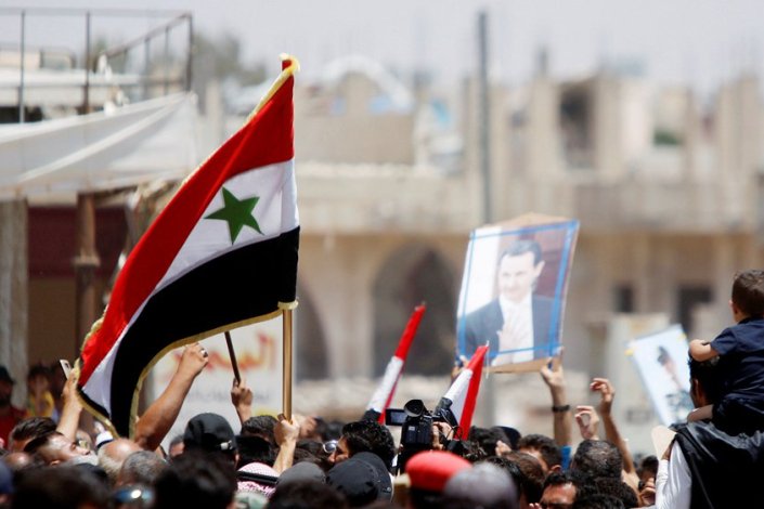 No dia 12 de Julho, o Exército Árabe Sírio fez ondear a bandeira da Síria na cidade de Daraa, cunhada como «berço da revolução» pelos que promoveram e alimentaram a guerra de agressão ao país árabe