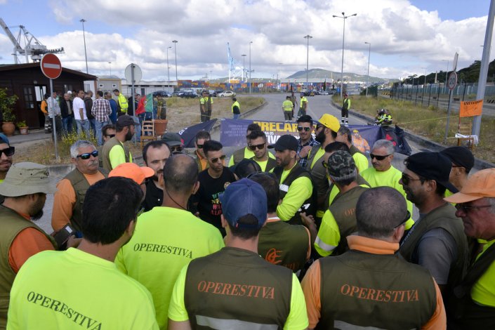 Os estivadores do Porto de Setúbal manifestaram-se em 5 de Junho de 2018 contra as condições de trabalho precário. Foto de arquivo