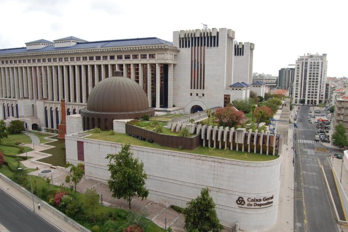 Só entre 2014 e 2015 houve uma diminuição de 1392 trabalhadores no sector da banca, segundo o BCE