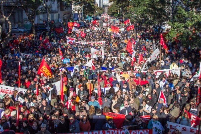 Com a greve desta quarta-feira, os trabalhadores uruguaios deixaram clara a exigência de melhores salários e condições de trabalho, e de maior investimento público em diversas áreas (foto de arquivo)