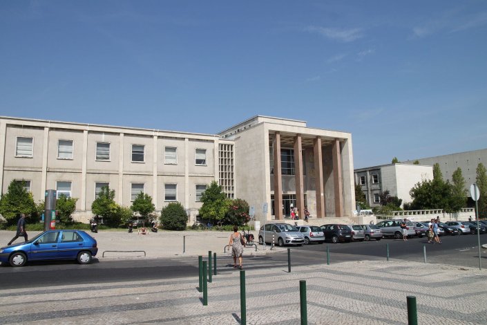 A contratação de doutorados é financiada por fundos públicos, nacionais e europeus