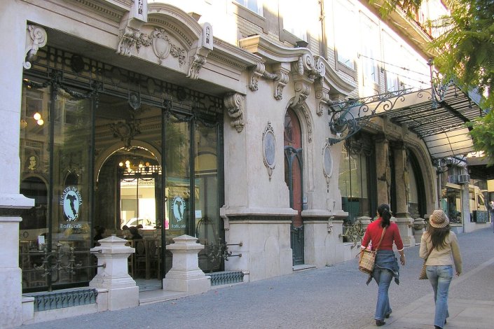 Entrada do Hotel Brasileira Porto, onde se realizou a conferência