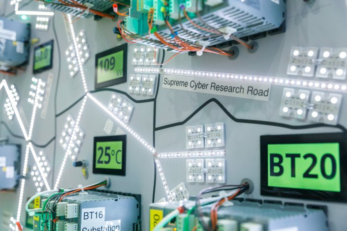 Imagem do Locked Shields 2018, o maior e mais avançado exercício de cibersegurança do mundo, organizado pelo Cyber Defence Centre of Excellence (CCDCOE) desde 2010 com o objectivo de treinar especialistas encarregados de proteger diariamente os sistemas nacionais de IT.