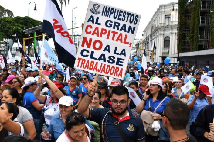 Na Costa Rica, a greve geral por tempo indeterminado contra o projecto de reforma fiscal iniciou-se no dia 10 de Setembro e continua mobilizar muitos milhares de pessoas