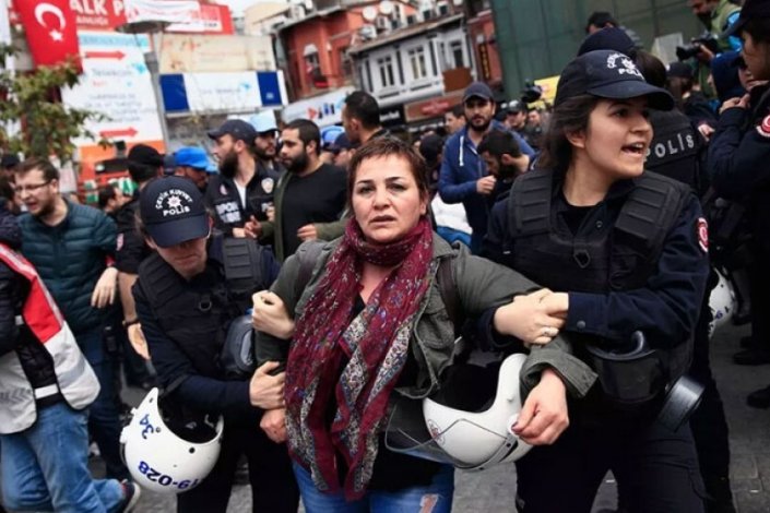 Centenas de pessoas foram presas na sequência dos protestos, em meados de Setembro, contra as condições de trabalho miseráveis no terceiro aeroporto de Istambul