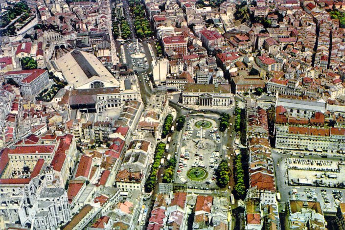 Lisboa, vista aérea. Reprodução de postal, 2011.