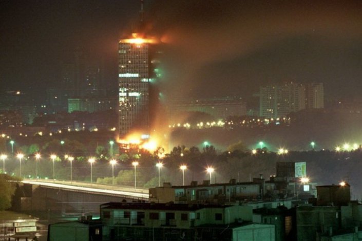 Bombardeamento em Belgrado levado a cabo pela NATO