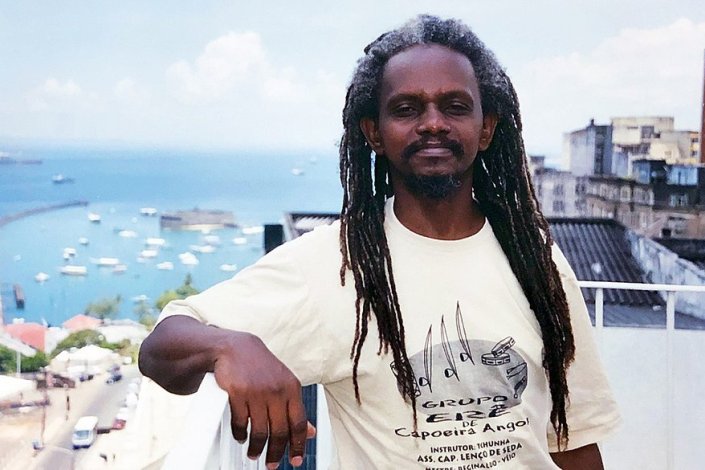 O mestre de capoeira baiano Moa do Katendê foi assassinado por expressar o seu apoio a Fernando Haddad