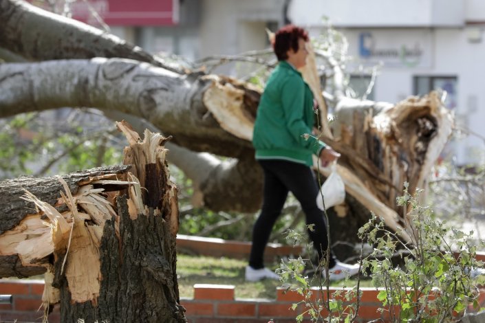Destruição causada pela passagem da tempestade <em>Leslie</em>, com ventos fortes e chuva, na Figueira da Foz. 14 de Outubro de 2018