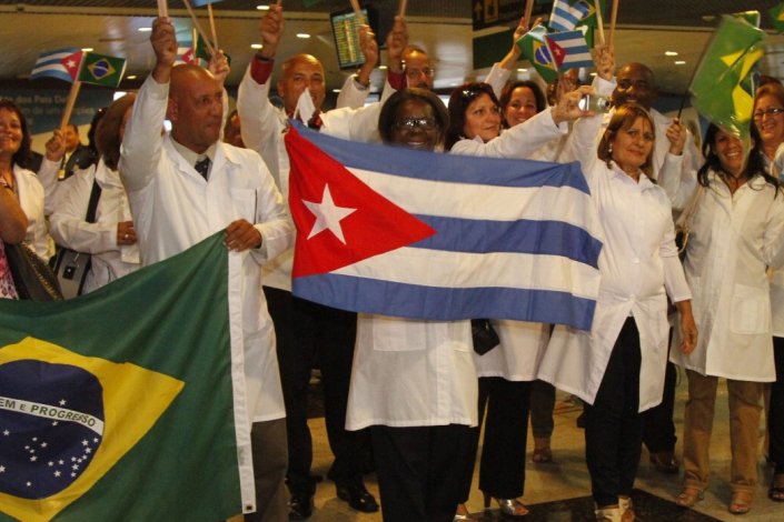 Médicos cubanos integrantes no programa «Mais Médicos»