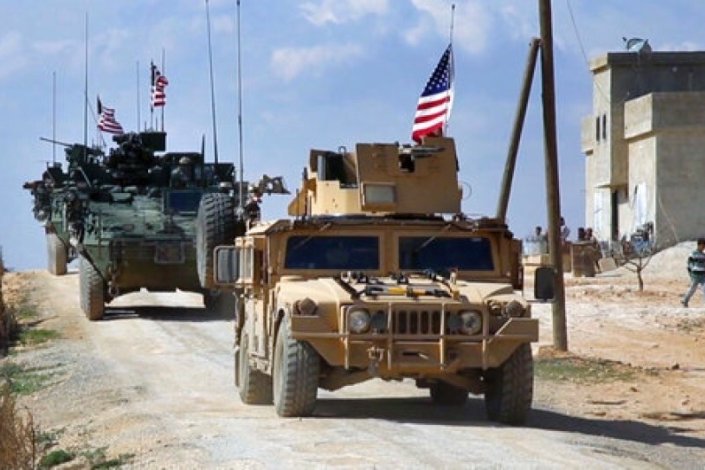 Forças militares norte-americanas nos arredores de Manbij