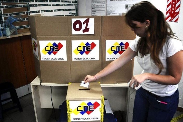 O Conselho de Especialistas Eleitorais Latino-Americanos classifica como «admirável» o aperfeiçoamento do sistema eleitoral venezuelano